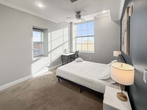 2 bedrooms, WiFi, bed sheets - Luxury 2BR Northern Libs Escape w/ Fitness Access (Philadelphia)