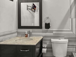 Shower, shampoo - Luxury Studio | Northern Libs | 1 Bed | Onsite gym (Philadelphia)