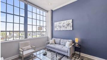 Televisión y oficina