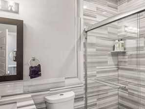 Shower - Luxury Studio | Northern Libs | 1 Bed | Onsite gym (Philadelphia)