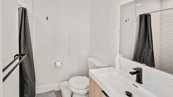 Een douche, een haardroger