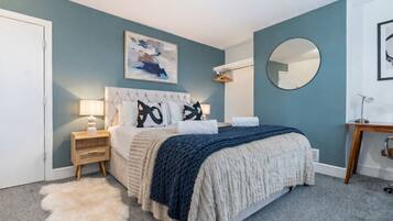 2 bedrooms, iron/ironing board, travel cot, free WiFi