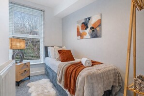 2 bedrooms, iron/ironing board, travel cot, free WiFi