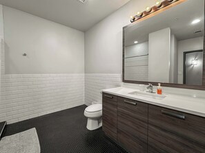 Douche, sèche-cheveux