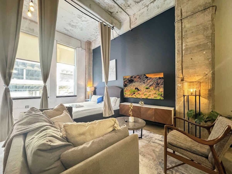 Elegant 2bd | Dt Dallas | Sleeps 13 | Valetparking - Dallas, TX