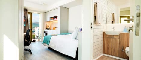 1 bedroom, free WiFi, bed sheets