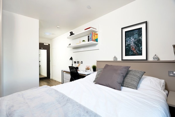 1 habitación, escritorio y wifi