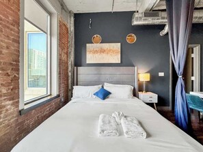 3 chambres, fer et planche à repasser, Wi-Fi, draps fournis