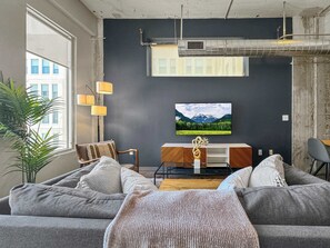 Televisión, oficina