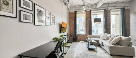 تلفزيون، مكتب