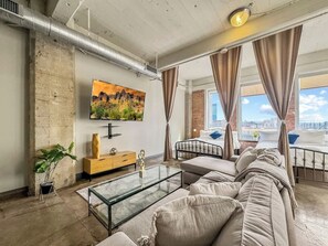 Télévision, espaces bureaux