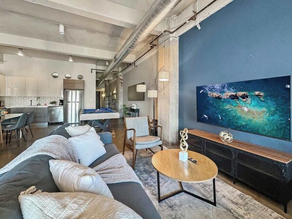 Téléviseur, bureau