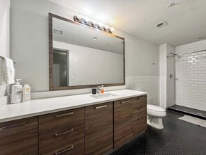 Douche, séchoir à cheveux