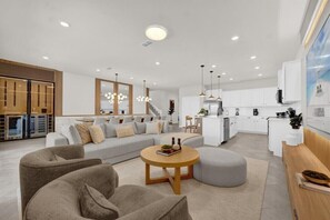 Fernseher, Tischtennisplatte