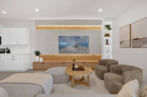 TV - 10 BD/ 8 BA/ Windsor Cay (15977 CC) (Clermont)