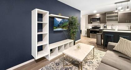 Luxury 1BD | DT Cleveland | 2 Beds | Free Parking