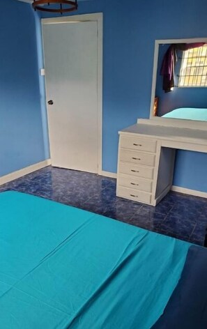 1 bedroom, iron/ironing board, free WiFi