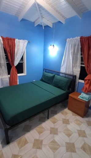 2 bedrooms, iron/ironing board, free WiFi