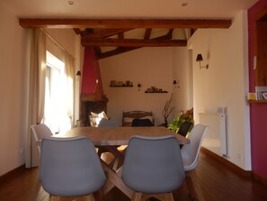 Dining - RENOVATED WINEGROWER'S HOUSE SLEEPS 8 BETWEEN SEA AND MOUNTAINS; SWIMMING POOL GARDEN (Puimisson)