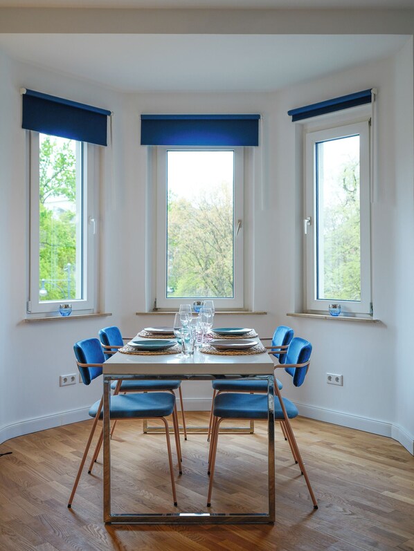 Dining - Stylish apartment on the edge of the Bismarck district (Krefeld)