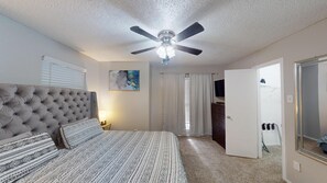 2 Schlafzimmer, Schreibtisch, Bügeleisen/Bügelbrett, Reisekinderbett