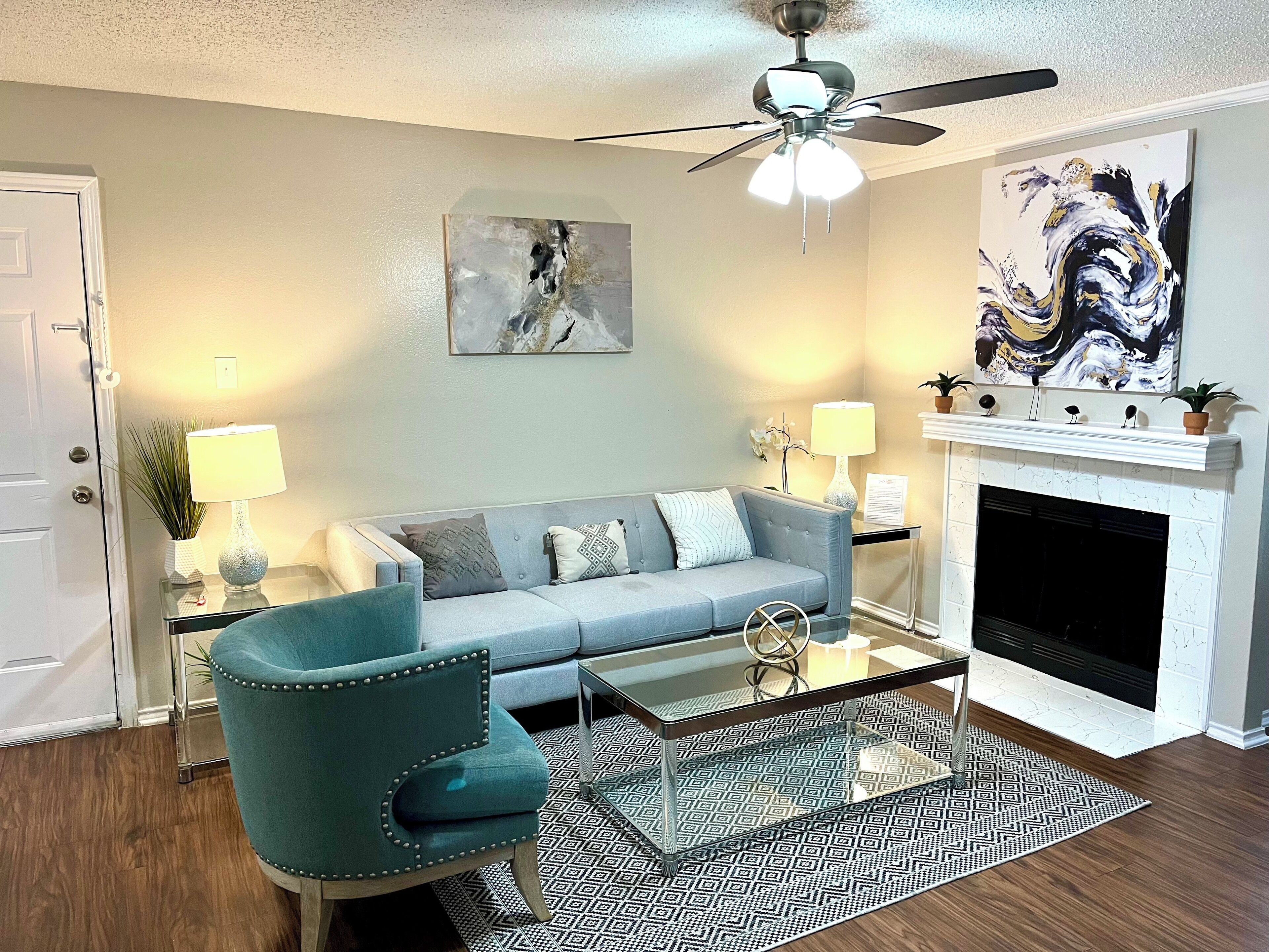 Smart-tv en een open haard