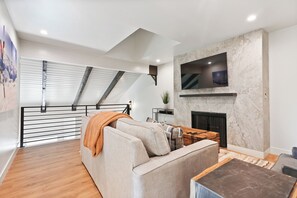 Smart TV, chimenea
