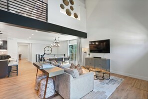 TV connectée, cheminée