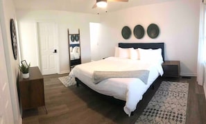 3 bedrooms, desk, iron/ironing board, WiFi