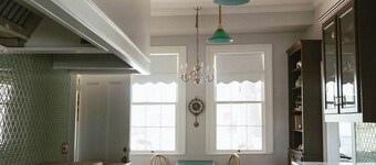 Lovely-5 bedroom historic Inn