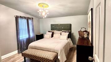 2 多间卧室、熨斗/熨衣板、免费 WiFi、床单