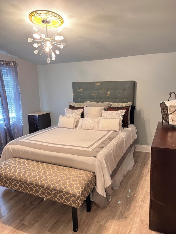 2 bedrooms, iron/ironing board, free WiFi, bed sheets