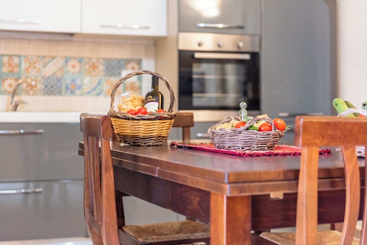 Frigorifero, forno, piano cottura, lavastoviglie