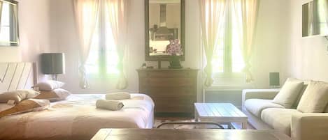 Desk, WiFi, bed sheets