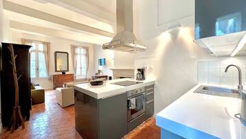 Fridge, microwave, oven, dishwasher