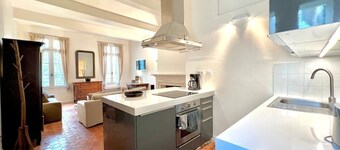 Le 100% Uzès, Right in the Historic Center