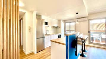 Réfrigérateur, micro-ondes, four, lave-vaisselle