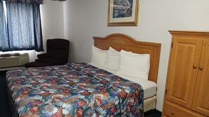 Basic Single Room, Hill View - Glacier Gateway INN (Cut Bank)