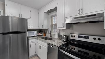 微波炉、烤箱、炉灶、洗碗机