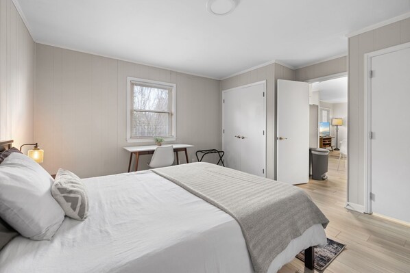 1 bedroom, desk, iron/ironing board, WiFi