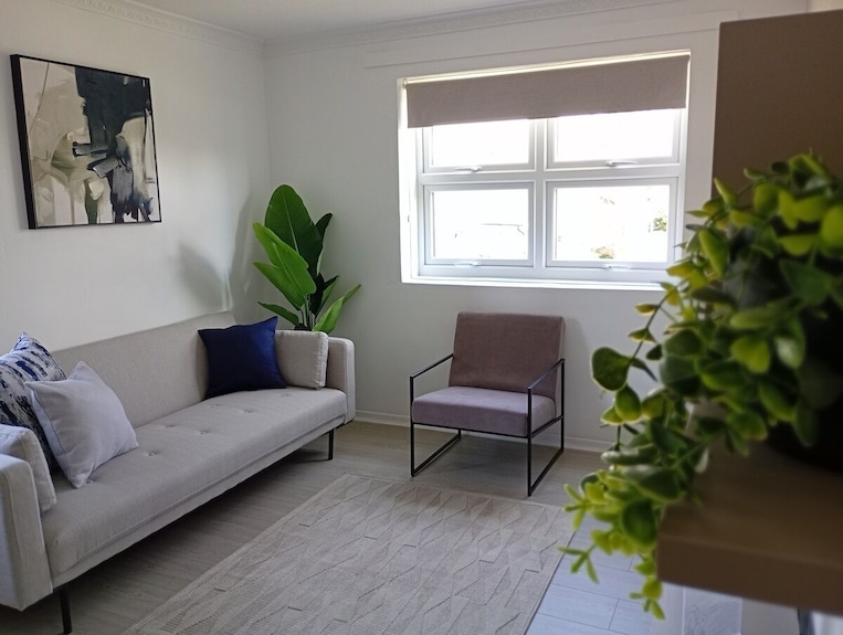 London, Heathrow & Twickenham Stadium Stay - Hounslow