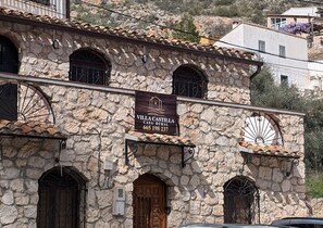 Exterior detail - A haven of peace in the heart of nature. Ideal for families with pets (Tolosa)
