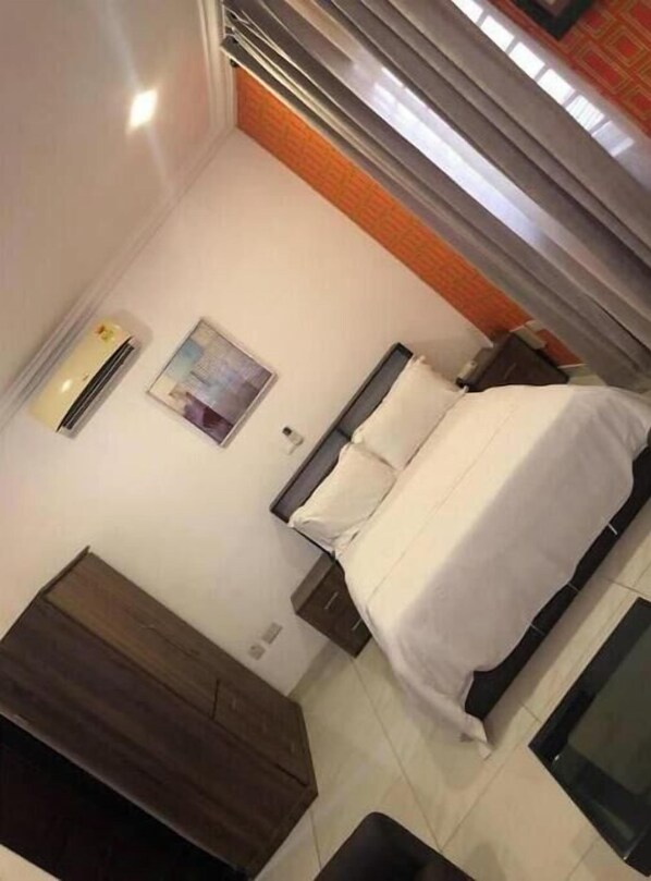 1 bedroom, WiFi, bed sheets - Serene studio in Osu (Accra)