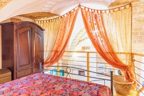 1 chambre, fer et planche à repasser, accès au Wi-Fi (inclus)