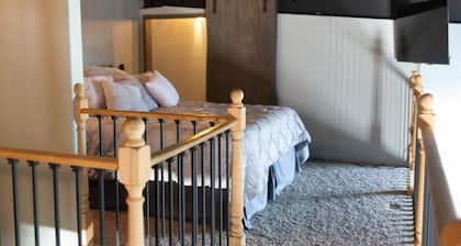 Countryside 1-bedroom apartment in fabulous Billings with WiFi, AC