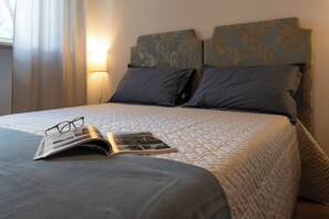 5 habitaciones, tabla de planchar con plancha y wifi gratis 
