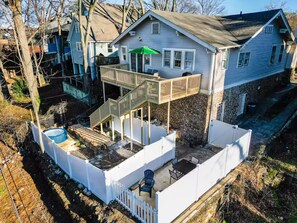 Exterior - 100 Year Old Southern Charmer ~HOT TUB~ Great Local (Birmingham)