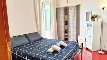 1 bedroom, iron/ironing board, free WiFi, bed sheets