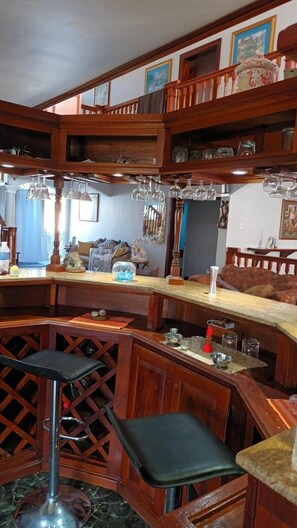 Bar (in der Unterkunft)