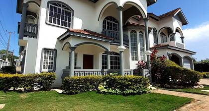 Sukasa Ville
Your home away from home
villa edition